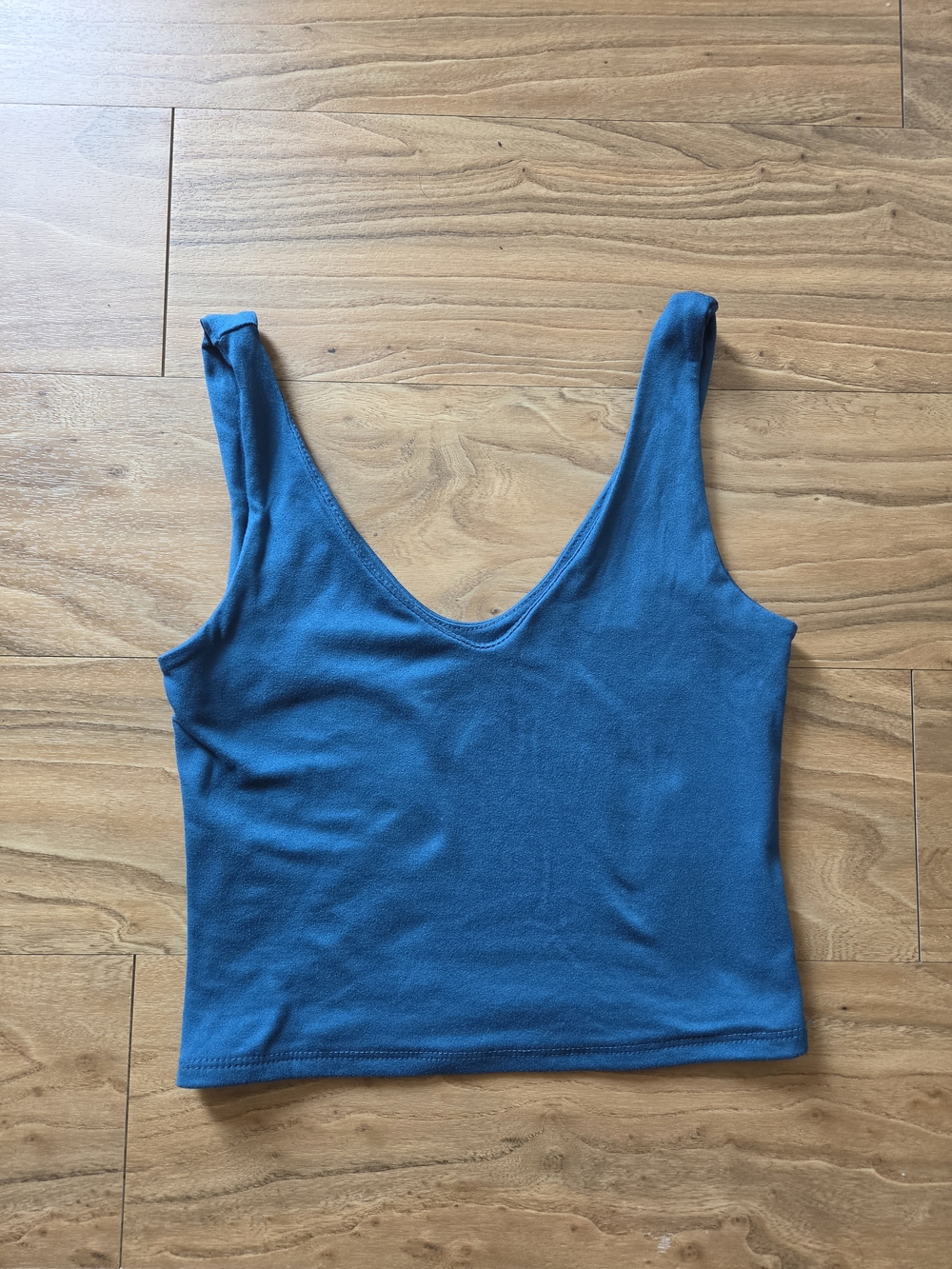 Sincerely Jules V-Neck Cropped Tank